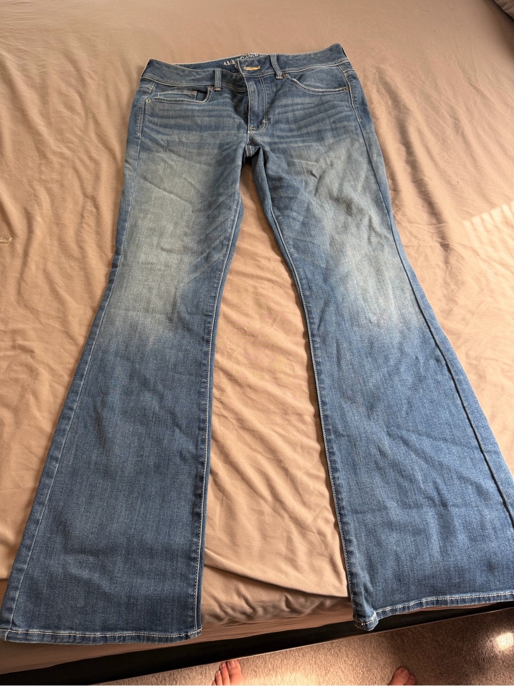 American Eagle Women's Flare Jeans in Light Blue